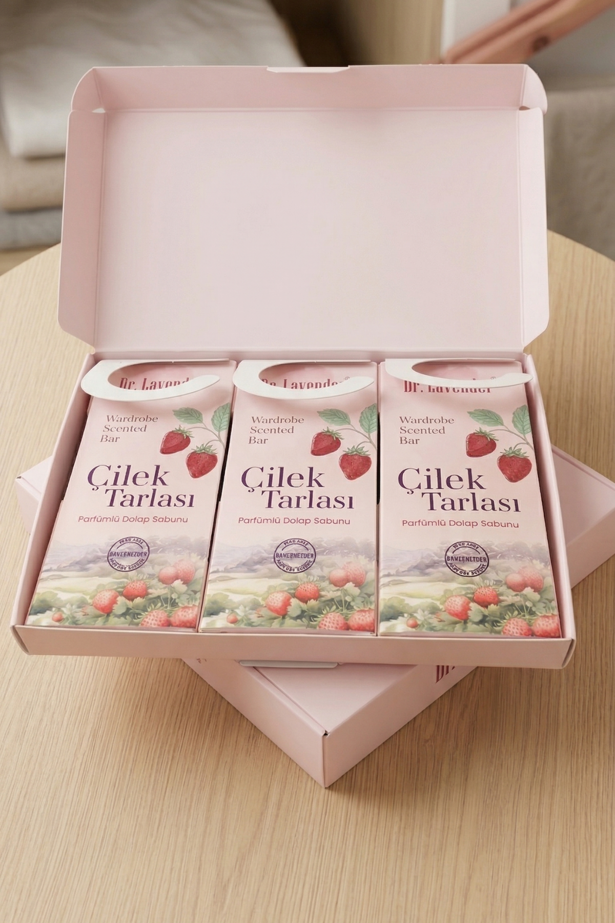 Dolap Sabunu Çilek Tarlası 3’lü Set (3x30g) – Dolap ve Çekmece Kokusu